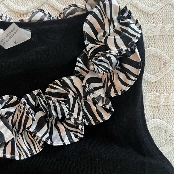 Peter Nygard Black Sleeveless Top with Ruffle Detail women’s petite medium - Picture 6 of 9